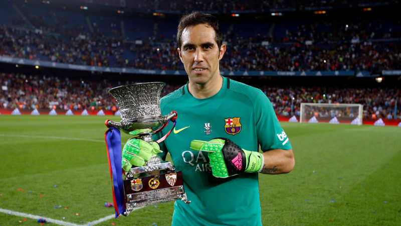 Thủ môn Claudio Bravo